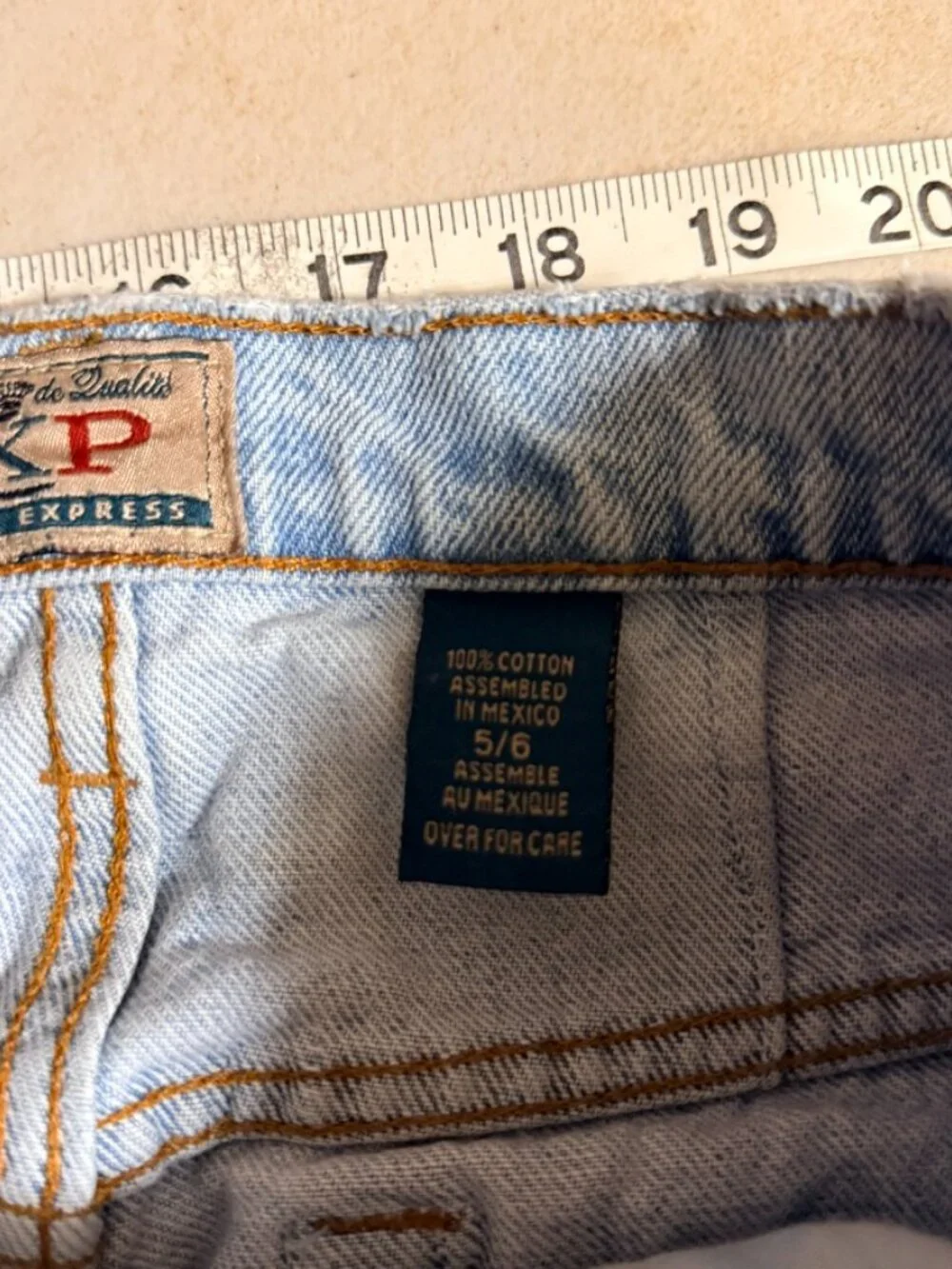 EXP by Express Vintage 90s High Rise Button Fly Mom Jeans Light Wash Women's 5/6